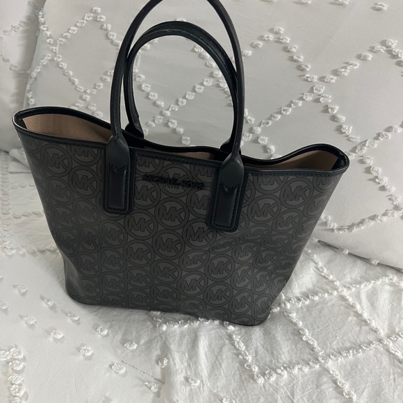 Bolsa - Picture 1 of 2